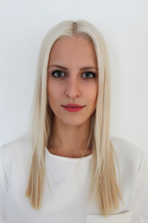  Model Linda aus Wrzburg Haarfarbe: blond (hell) 